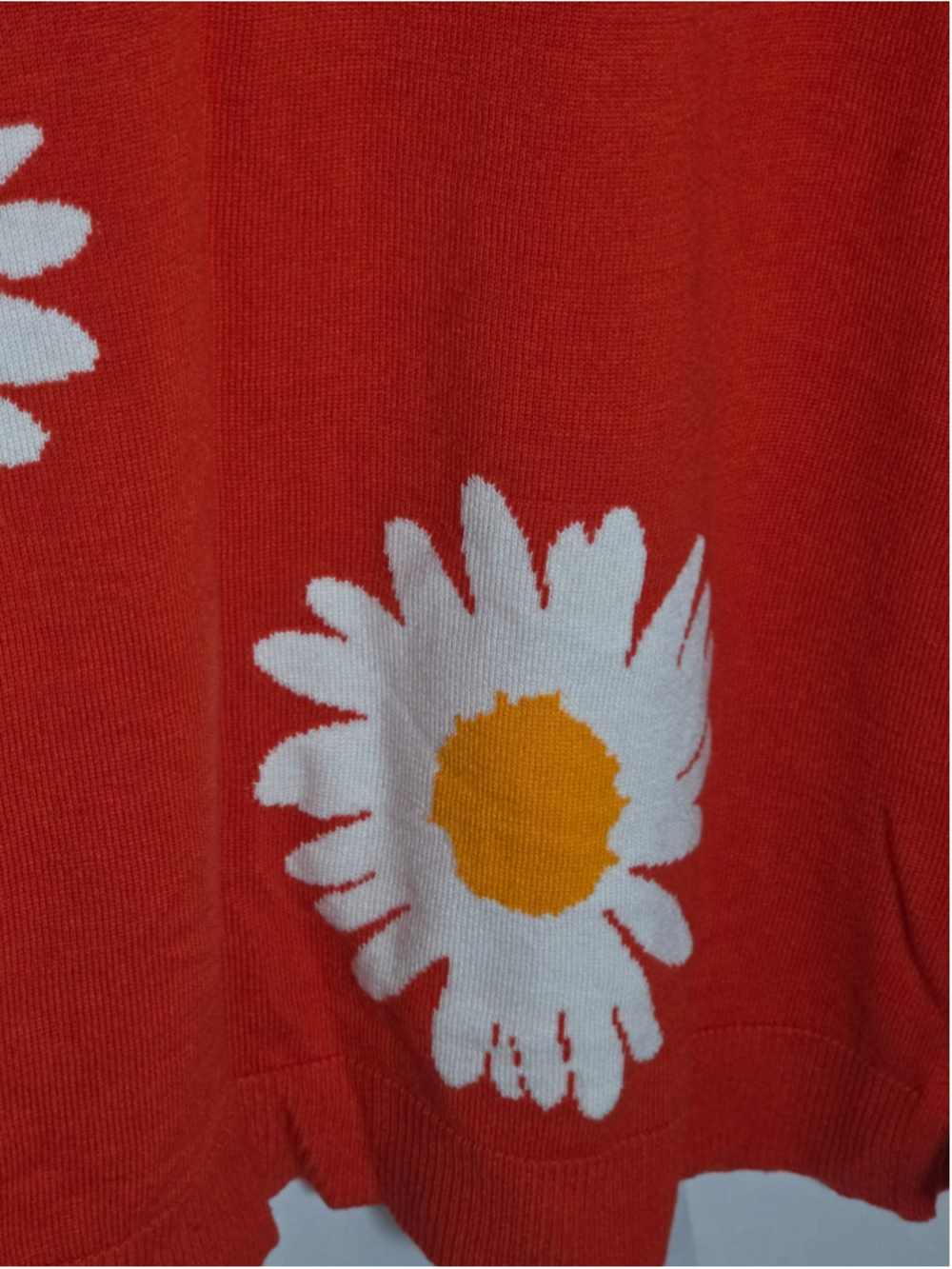 Women's Laurie Felt V-Neck Sweater M Red White Daisy Floral Print cottagecore - Picture 3 of 4